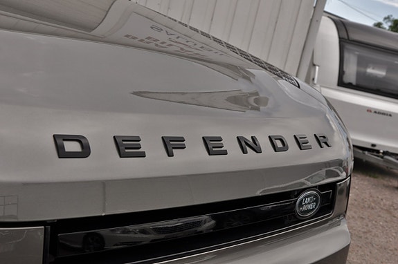 Land Rover Defender 90 22 of 24