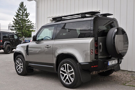 Land Rover Defender 90 4 of 24