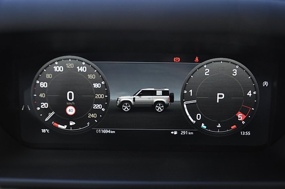 Land Rover Defender 90 10 of 24