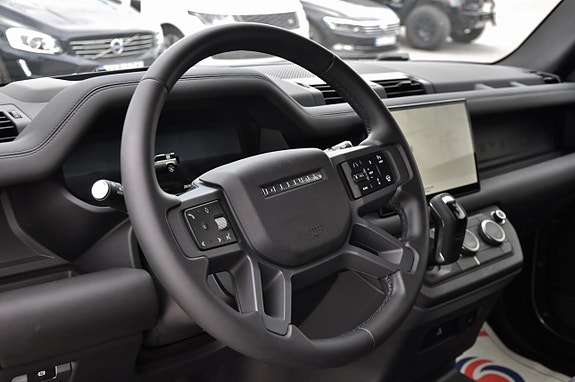 Land Rover Defender 90 6 of 24