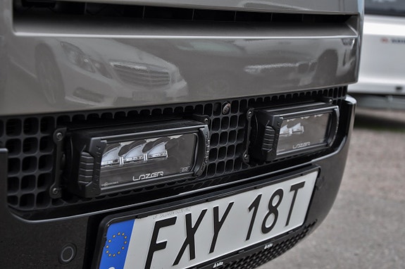 Land Rover Defender 90 19 of 24