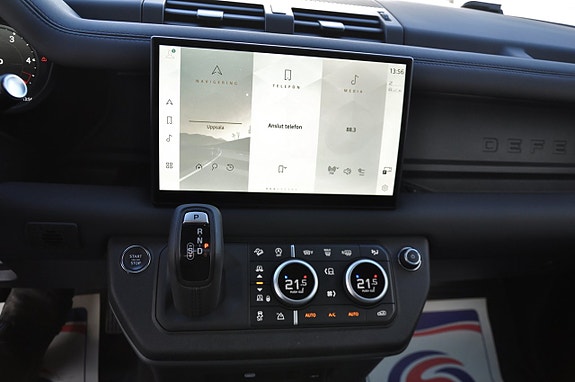 Land Rover Defender 90 11 of 24