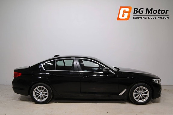 BMW 520d 2 of 5