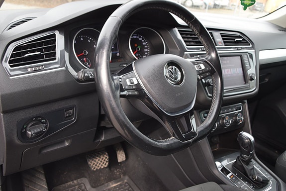 Volkswagen Tiguan 23 of 27