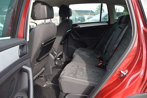 Volkswagen Tiguan 10 of 27