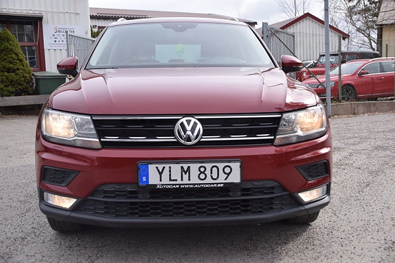 Volkswagen Tiguan 2 of 27