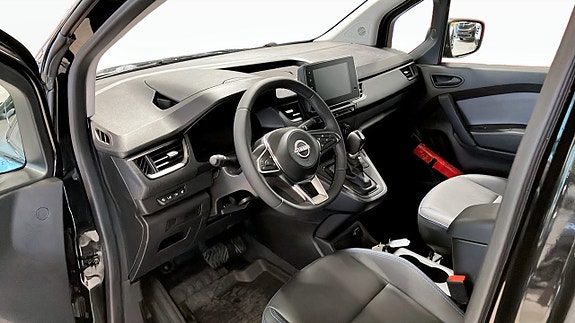 Nissan Townstar 12 of 12