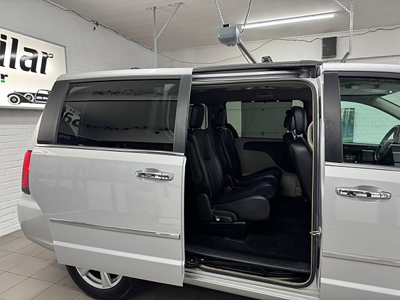Lancia Voyager 9 of 28