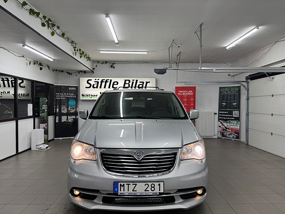 Lancia Voyager 5 of 5