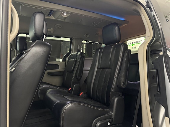Lancia Voyager 19 of 28