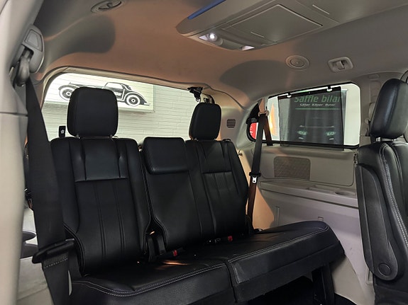 Lancia Voyager 13 of 28