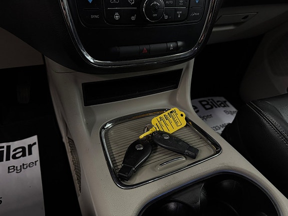 Lancia Voyager 26 of 28