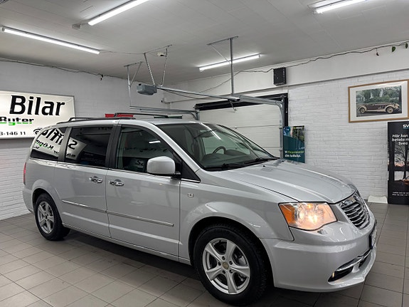 Lancia Voyager 4 of 5