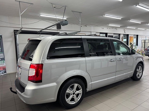 Lancia Voyager 3 of 5