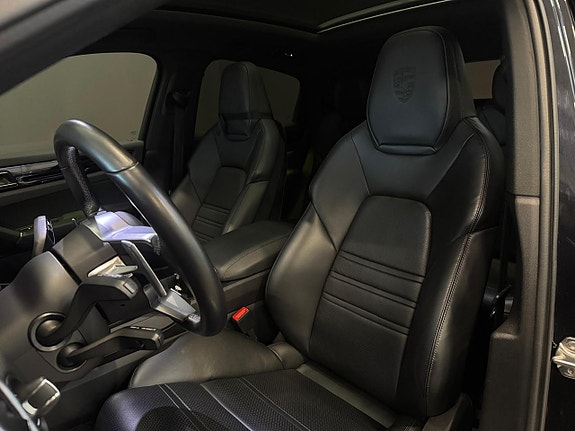 Porsche Cayenne Coupe 12 of 23