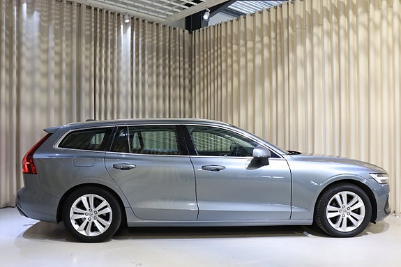 Volvo V60 2 of 27