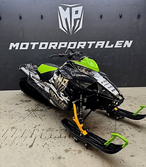 Arctic Cat M8000 HARDCORE 146" 4 of 5