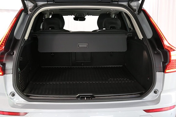 Volvo XC60 8 of 17