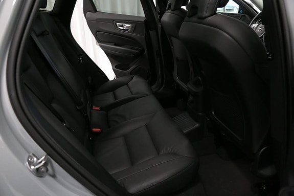Volvo XC60 14 of 17