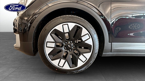 Ford Explorer 9 of 9