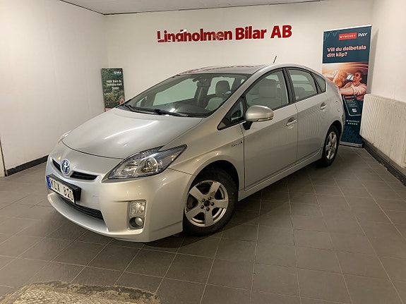 Toyota Prius 3 of 5