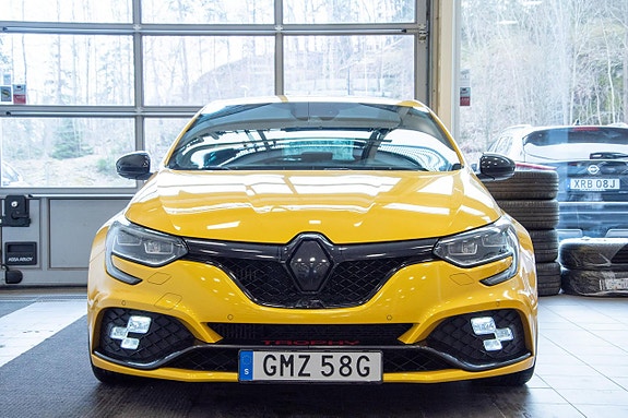 Renault Megane IV 2 of 5