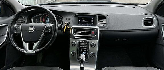 Volvo V60 13 of 27
