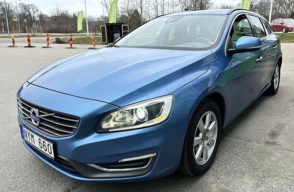 Volvo V60 2 of 27