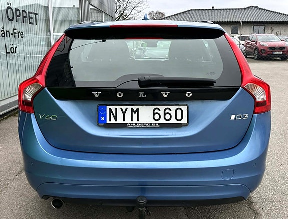 Volvo V60 8 of 27