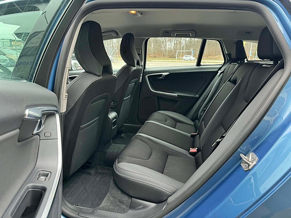 Volvo V60 11 of 27
