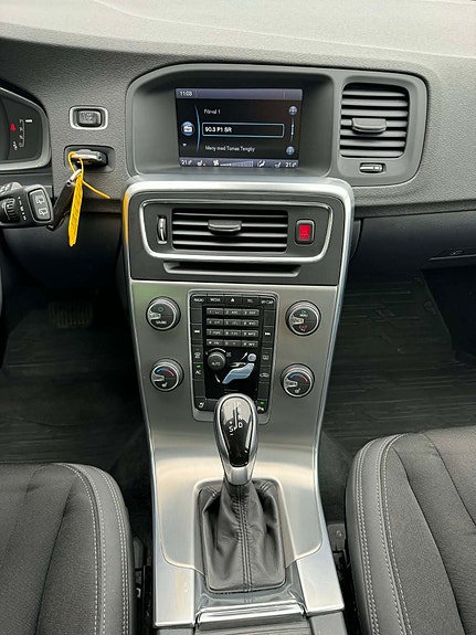 Volvo V60 15 of 27