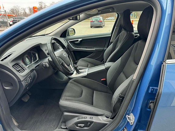 Volvo V60 10 of 27