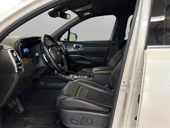 Kia Sorento 8 of 14