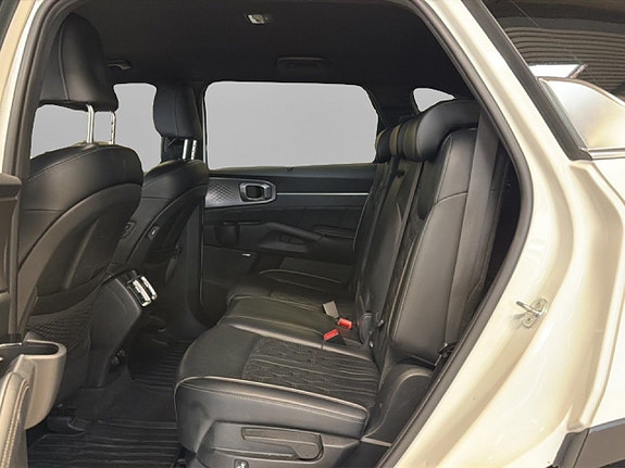 Kia Sorento 9 of 14