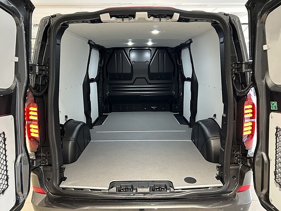 Volkswagen Transporter 9 of 26