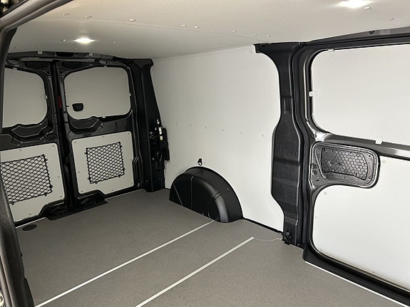 Volkswagen Transporter 10 of 26