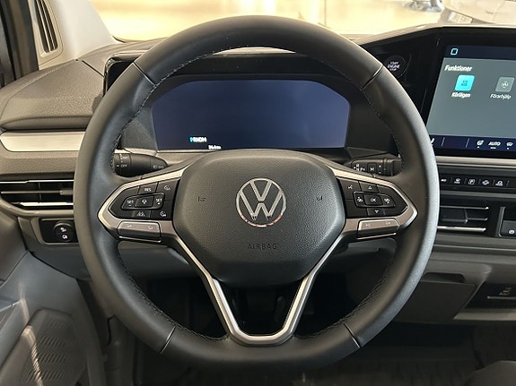 Volkswagen Transporter 12 of 26