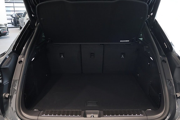 Porsche Macan 21 of 22