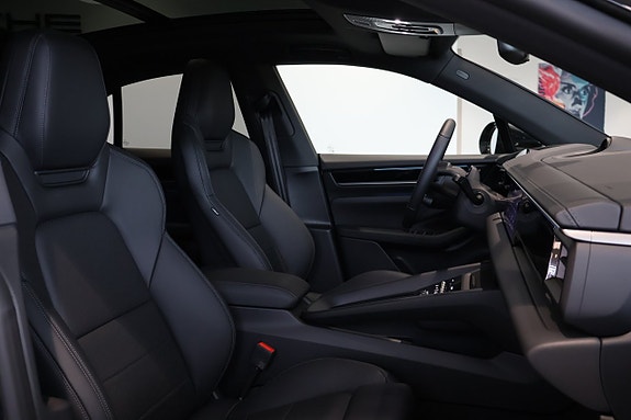 Porsche Macan 16 of 22