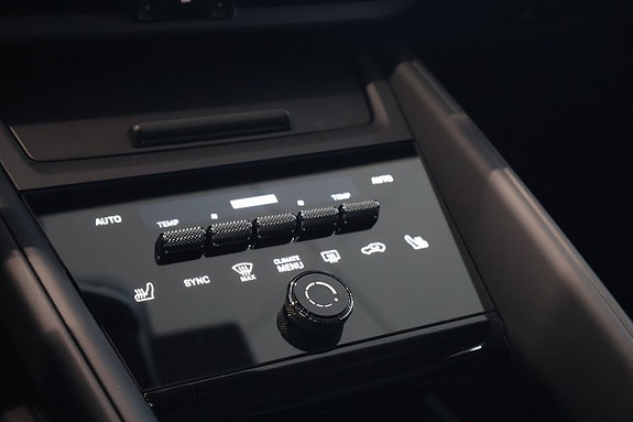 Porsche Macan 19 of 22