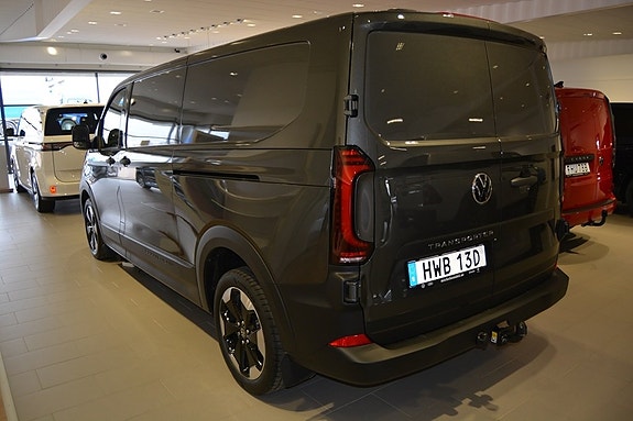 Volkswagen Transporter 3 of 5