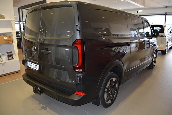 Volkswagen Transporter 2 of 5