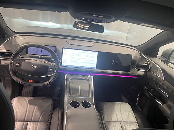 XPeng G9 18 of 27