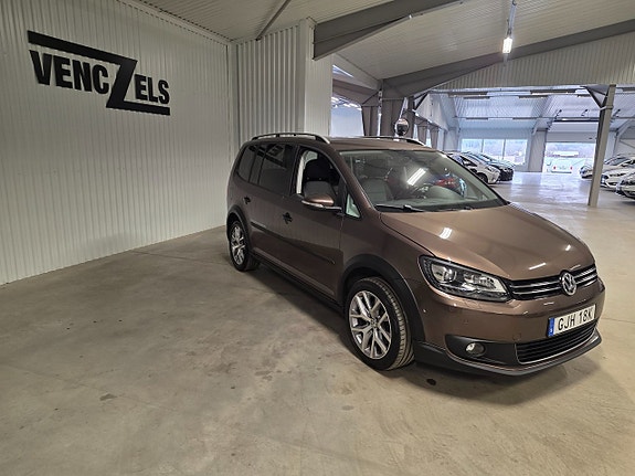 Volkswagen CrossTouran 2 of 5