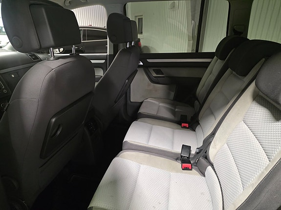Volkswagen Touran Cross 8 of 11
