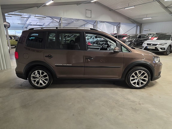 Volkswagen CrossTouran 3 of 5