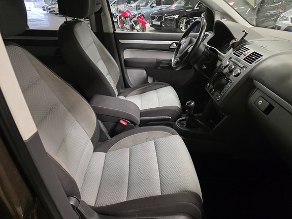 Volkswagen Touran Cross 7 of 11