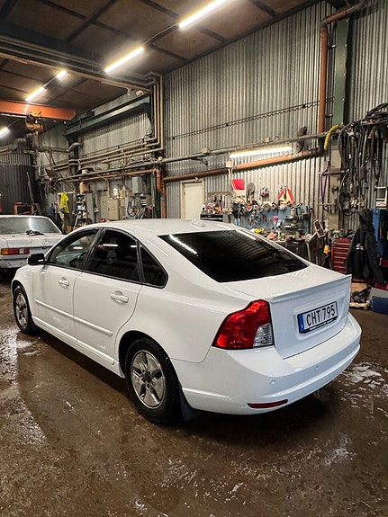Volvo S40 4 of 5