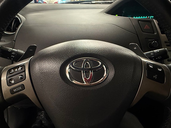 Toyota Yaris 13 of 13