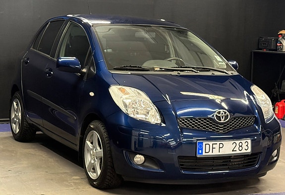 Toyota Yaris 4 of 13